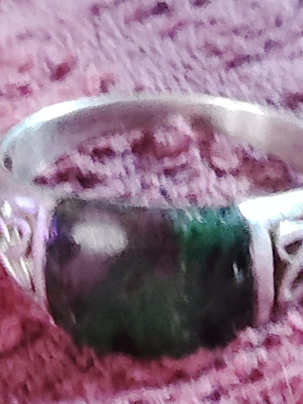MEN'S -RUBY ZOLSITE CELTIC STERLING SILVER RING. SIZE 9